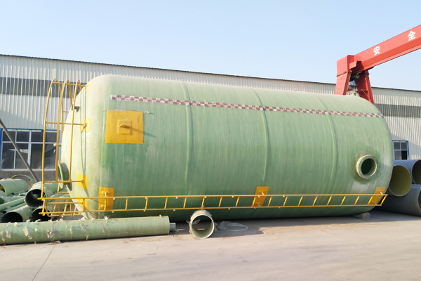 分析玻璃钢储罐的雨季保养常识